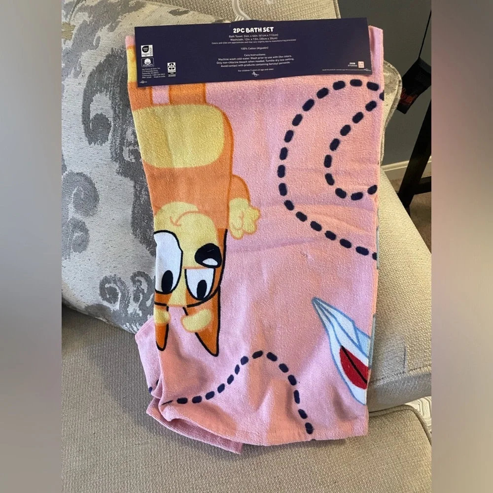 NWT Bluey and Bingo Valentines Day Bath Towel Set